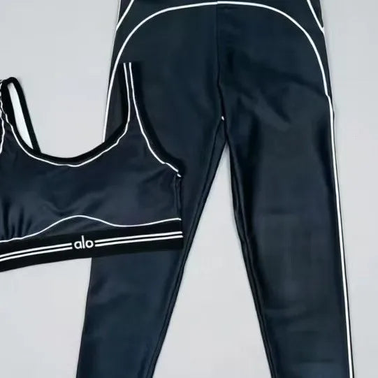 Slim Fit Workout Set With Stretch Fabric And Graphic Design