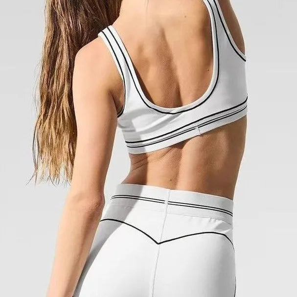 Slim Fit Workout Set With Stretch Fabric And Graphic Design