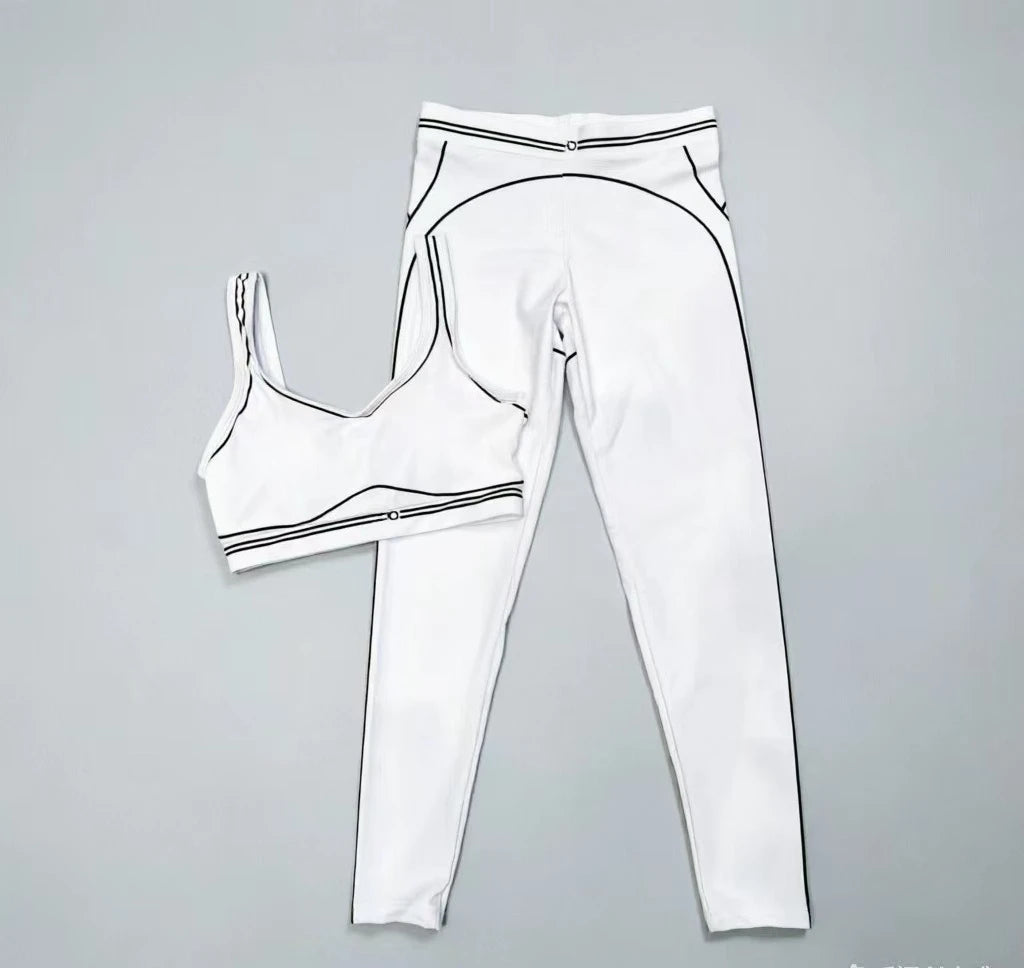Slim Fit Workout Set With Stretch Fabric And Graphic Design